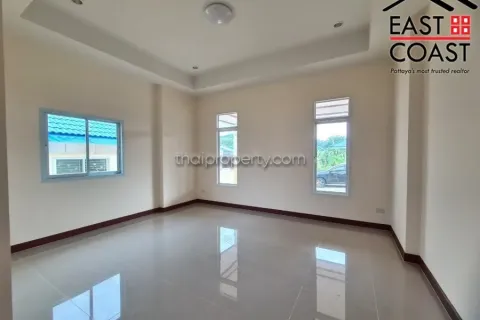 Casa de 3 dormitorios en Pattaya, Tailandia № 213622 - foto 10