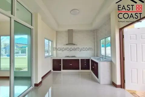 Casa de 3 dormitorios en Pattaya, Tailandia № 213622 - foto 8