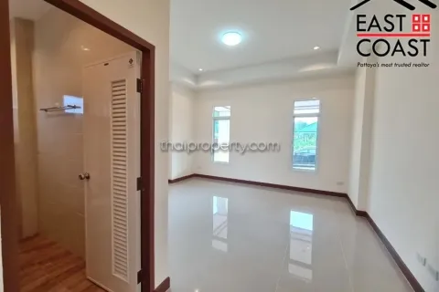 Casa de 3 dormitorios en Pattaya, Tailandia № 213622 - foto 9
