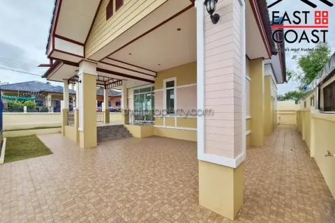 Casa de 3 dormitorios en Pattaya, Tailandia № 213622 - foto 2