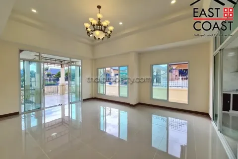 Casa de 3 dormitorios en Pattaya, Tailandia № 213622 - foto 6
