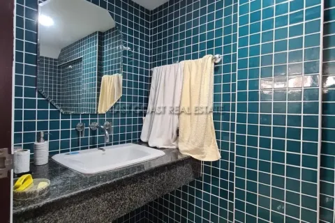 Casa de 4 dormitorios en Pattaya, Tailandia № 213621 - foto 16