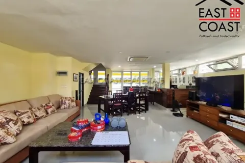 Casa de 4 dormitorios en Pattaya, Tailandia № 213621 - foto 12