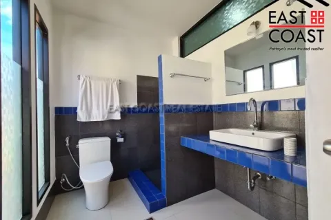 Casa de 4 dormitorios en Pattaya, Tailandia № 213621 - foto 30