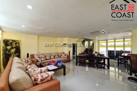 Casa de 4 dormitorios en Pattaya, Tailandia № 213621 - foto 14