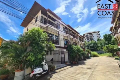 Casa de 4 dormitorios en Pattaya, Tailandia № 213621