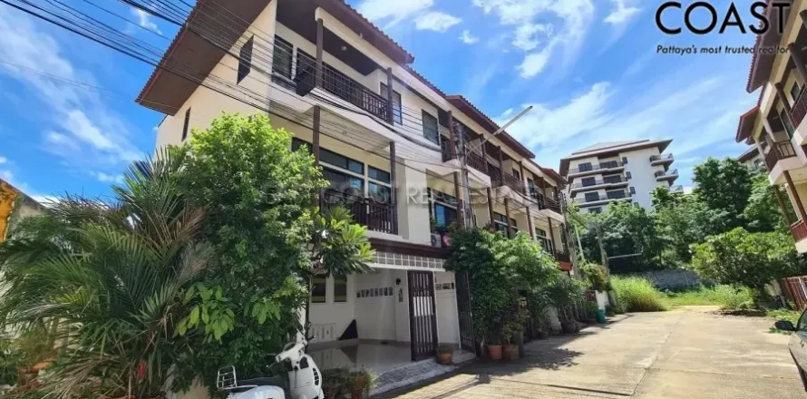 Casa de 4 dormitorios en Pattaya, Tailandia № 213621