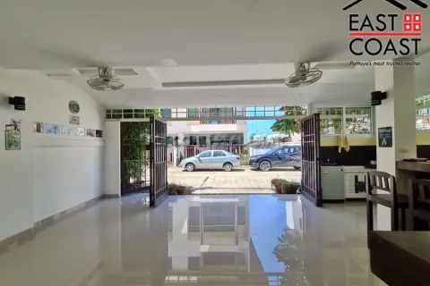 Casa de 4 dormitorios en Pattaya, Tailandia № 213621 - foto 5