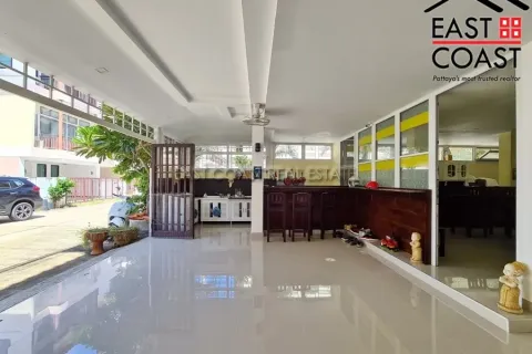 Casa de 4 dormitorios en Pattaya, Tailandia № 213621 - foto 3