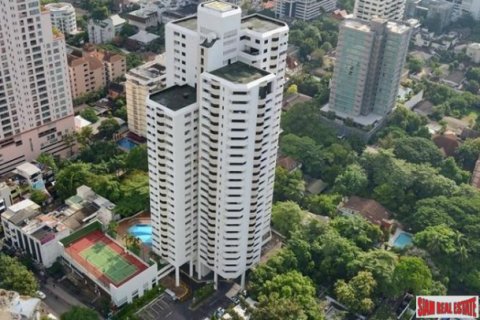 Apartment in Bangkok, Thailand 2 bedrooms № 193289
