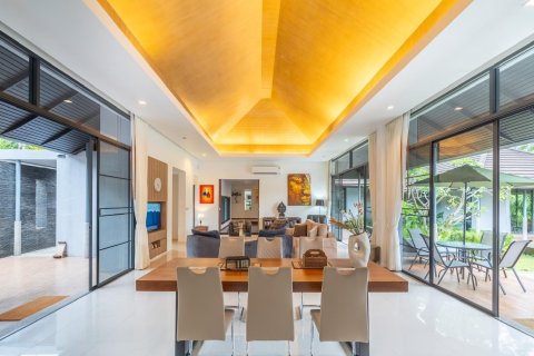 Вилла в Кату, Таиланд с 4 спальнями  № 151663 - фото 1