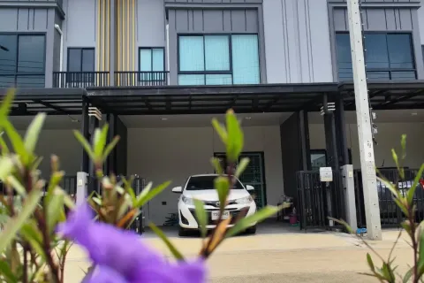 Townhouse in Bang Kruai, Thailand 4 bedrooms № 167639