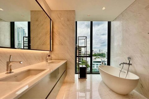 Condo à Pathum Wan, Bangkok, Thaïlande, 2 chambres  № 136223 - photo 5
