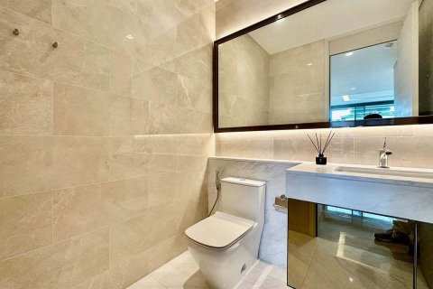 Condo à Pathum Wan, Bangkok, Thaïlande, 2 chambres  № 136223 - photo 13