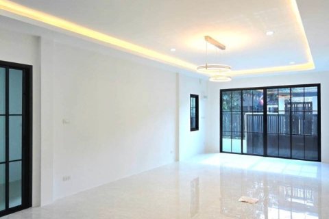 House in Phuket, Thailand 3 bedrooms № 169228 - photo 2