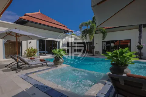 Villa in Phuket, Thailand 4 bedrooms № 190633