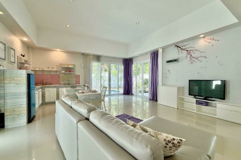 Penthouse in Pattaya, Thailand 3 rooms № 170383 - photo 4