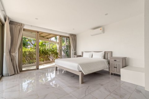 House in Ko Samui, Thailand 5 bedrooms № 170380 - photo 16