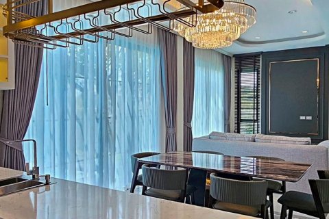 Villa in Chiang Mai, Thailand 4 bedrooms № 170378 - photo 2