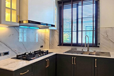 Villa in Chiang Mai, Thailand 4 bedrooms № 170378 - photo 9