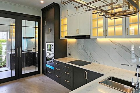 Villa in Chiang Mai, Thailand 4 bedrooms № 170378 - photo 8