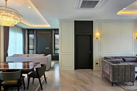 Villa in Chiang Mai, Thailand 4 bedrooms № 170378 - photo 12