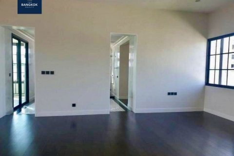 Вилла в Суан Луанге, Бангкок, Таиланд с 5 спальнями  № 134067 - фото 11