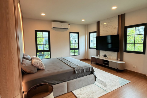 House in Bangkok, Thailand 4 bedrooms № 190282 - photo 6