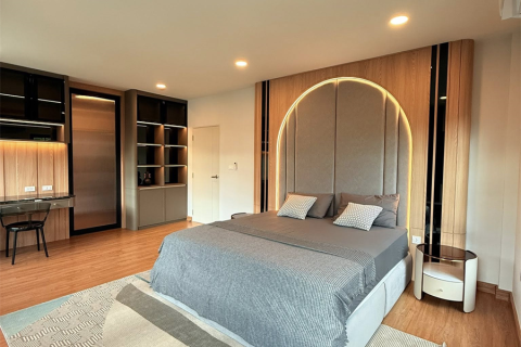 House in Bangkok, Thailand 4 bedrooms № 190282 - photo 14