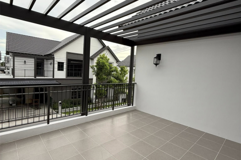 House in Bangkok, Thailand 4 bedrooms № 190282 - photo 11