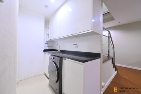 Condo in Bangkok, Thailand, 3 bedrooms № 184699 - photo 3