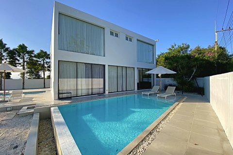 Villa in Hua Hin, Thailand 4 bedrooms № 168278 - photo 4