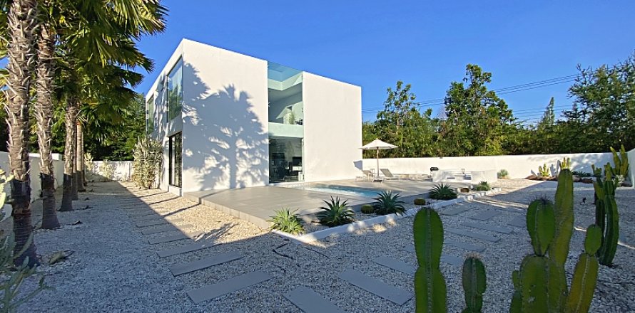 Villa in Hua Hin, Thailand 4 bedrooms № 168278