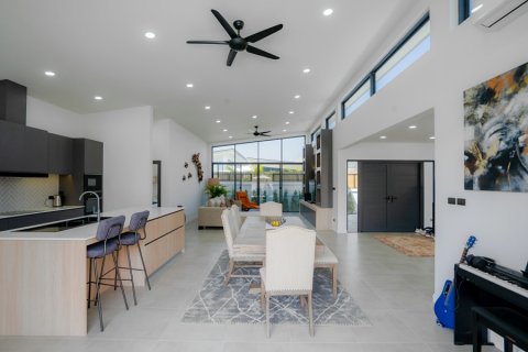 Villa in Hua Hin, Thailand 4 bedrooms № 168312 - photo 11