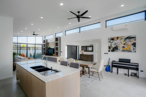 Villa in Hua Hin, Thailand 4 bedrooms № 168312 - photo 13