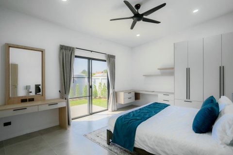 Villa in Hua Hin, Thailand 4 bedrooms № 168312 - photo 21