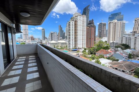 Condo à Watthana, Bangkok, Thaïlande, 3 chambres № 201089 - photo 14