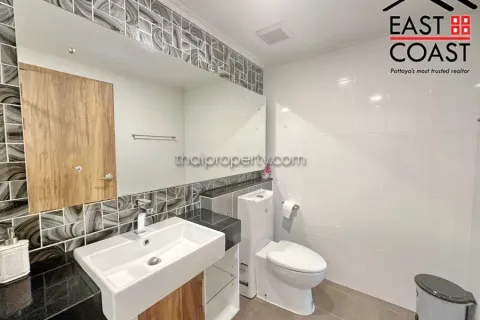 Condominio de 2 dormitorios en Jomtien Beach, Pattaya, Tailandia № 212911 - foto 19