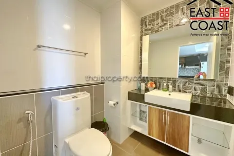 Condominio de 2 dormitorios en Jomtien Beach, Pattaya, Tailandia № 212911 - foto 21