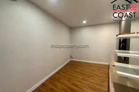Condominio de 2 dormitorios en Jomtien Beach, Pattaya, Tailandia № 212911 - foto 17