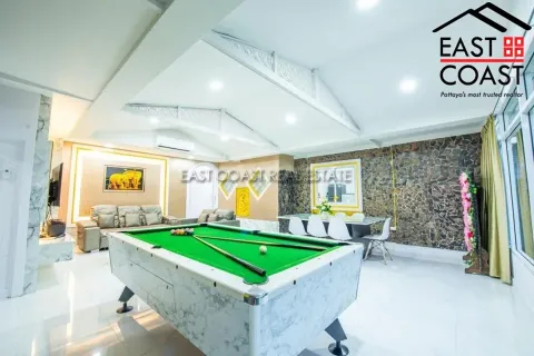 Casa de 5 dormitorios en Pattaya, Tailandia № 212910 - foto 12
