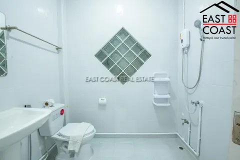 Casa de 5 dormitorios en Pattaya, Tailandia № 212910 - foto 11
