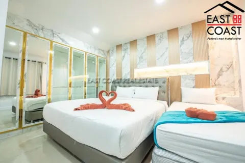 Casa de 5 dormitorios en Pattaya, Tailandia № 212910 - foto 5