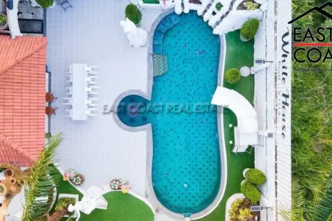 Casa de 5 dormitorios en Pattaya, Tailandia № 212910 - foto 17