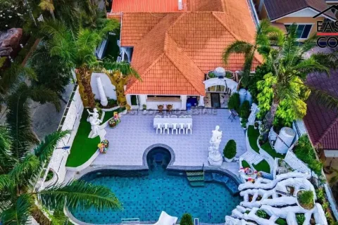 Casa de 5 dormitorios en Pattaya, Tailandia № 212910 - foto 20