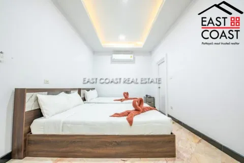 Casa de 5 dormitorios en Pattaya, Tailandia № 212910 - foto 7