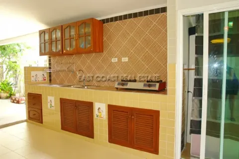Casa de 5 dormitorios en Pattaya, Tailandia № 212912 - foto 23
