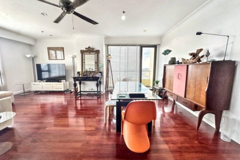 Condo in Khlong San, Bangkok, Thailand, 2 bedrooms  № 114236 - photo 2