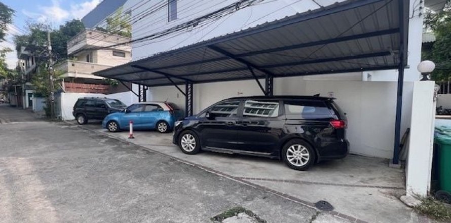 Земельный участок в Ваттхане, Бангкок, Таиланд 72м2  № 151251