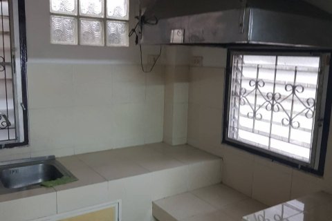 Townhouse in Khlong Toei, Bangkok, Thailand 5 bedrooms № 172362 - photo 15